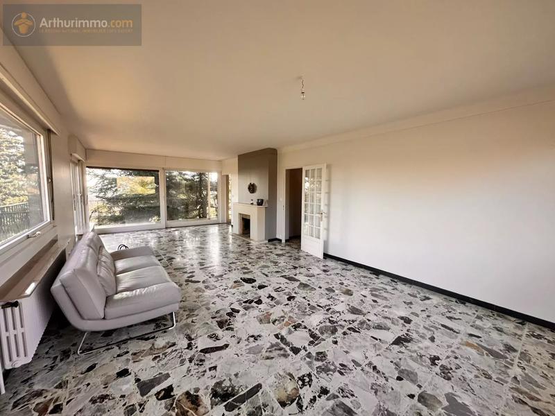 Maison - 300 m² - 8 pièces