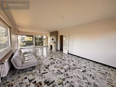 Maison - 300 m² - 8 pièces