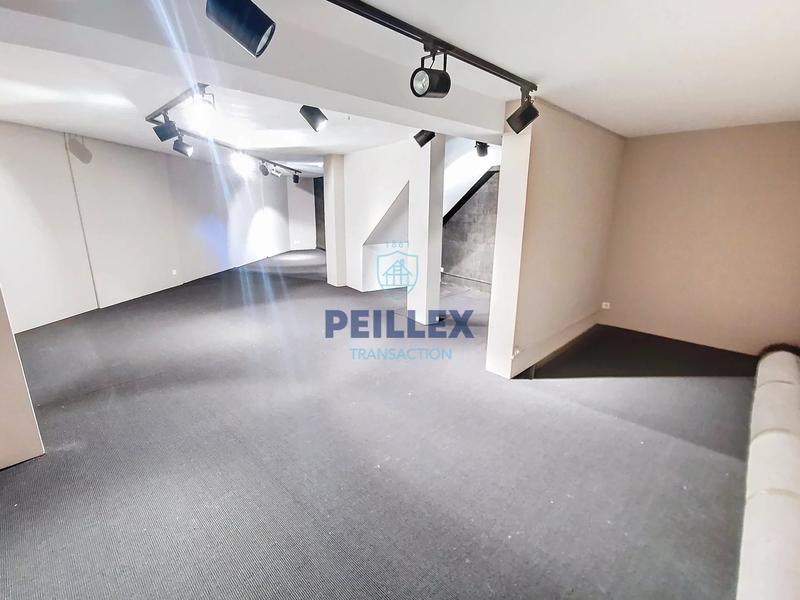 Local commercial - 252 m² - 4 pièces