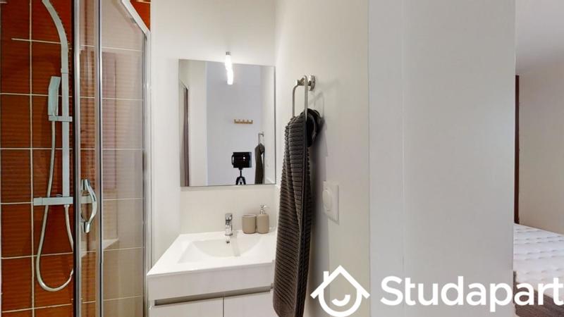 Chambre - 14 m² - 1 pièce