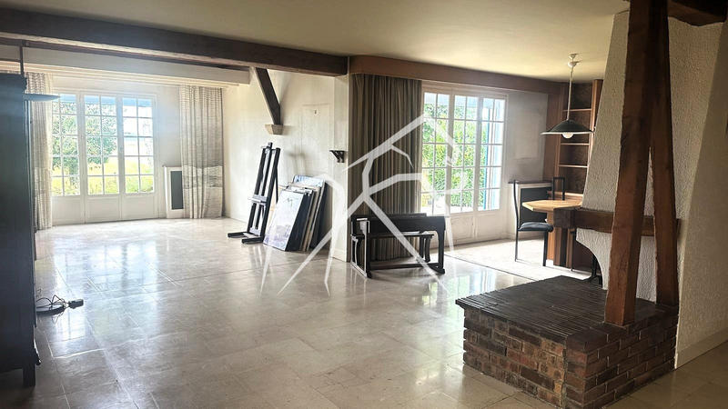 Maison - 300 m² - 9 pièces