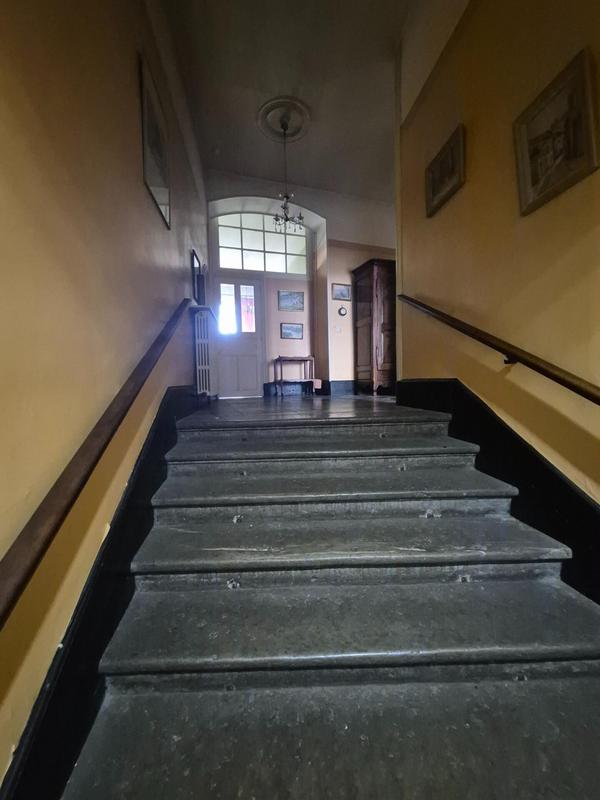 Appartement - 211 m² - 10 pièces