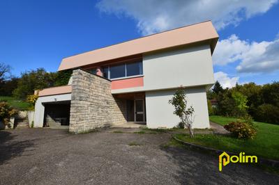 Maison - 257 m² - 7 pièces