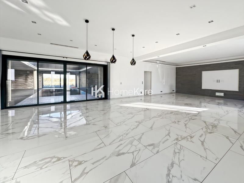 Maison - 224 m² - 6 pièces