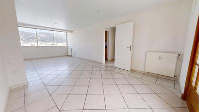 Appartement - 80 m² - 3 pièces