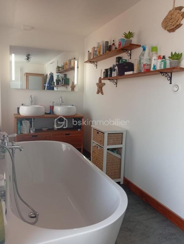 Maison - 180 m² - 7 pièces