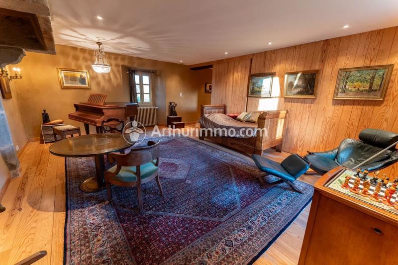 Maison - 700 m² - 12 pièces