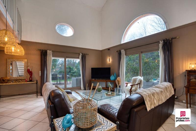 Maison - 295 m² - 5 pièces