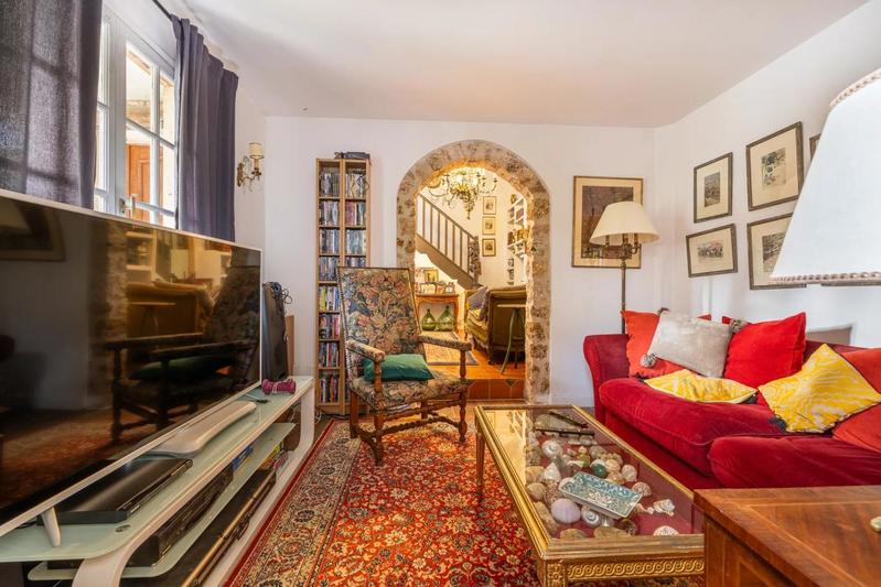 Maison - 212 m² - 9 pièces