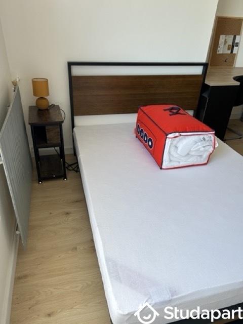 Chambre - 11 m² - 1 pièce