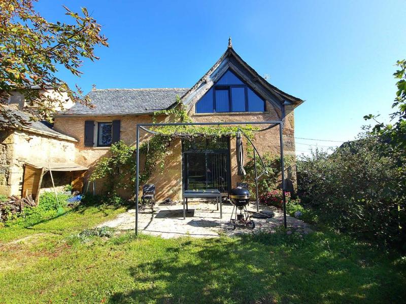 Maison - 285 m² - 10 pièces