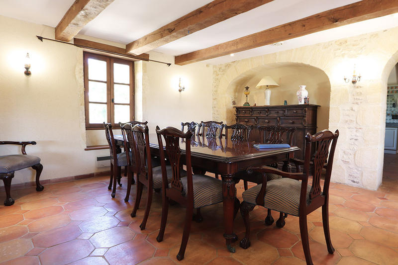 Demeure - 755 m² - 25 pièces