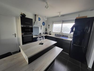 Maison - 92 m² - 4 pièces