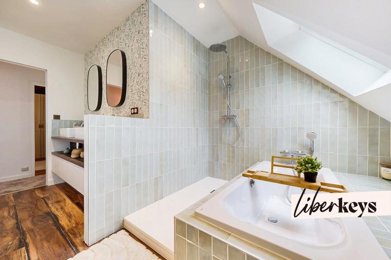 Duplex - 197 m² - 7 pièces