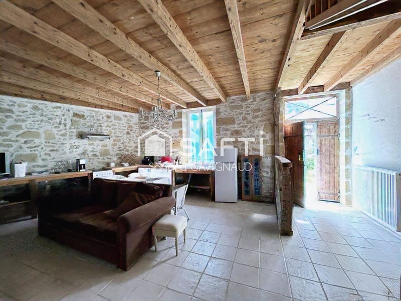 Maison - 370 m² - 12 pièces