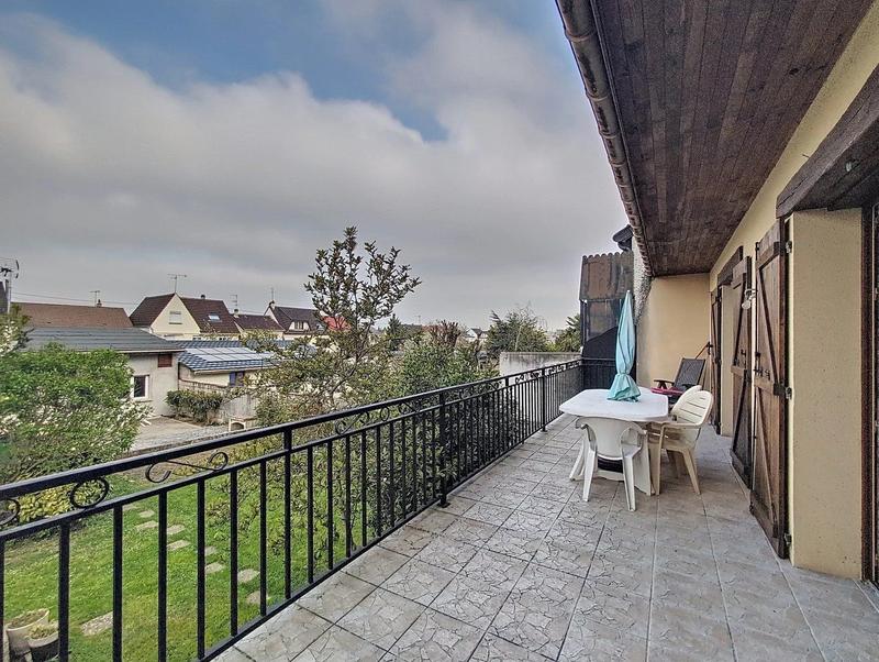 Maison - 200 m² - 6 pièces