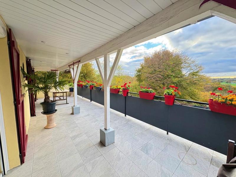 Maison - 101 m² - 5 pièces