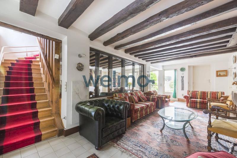 Maison - 370 m² - 11 pièces