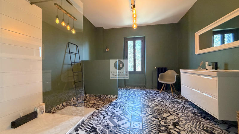 Maison - 343 m² - 11 pièces