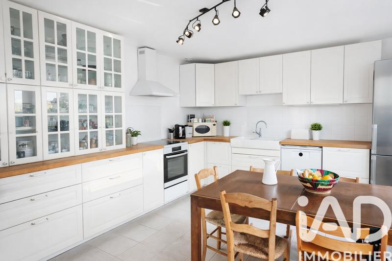 Maison - 121 m² - 6 pièces