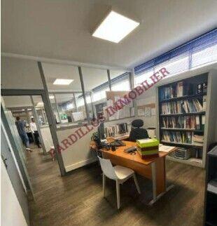 Local commercial - 4 965 m²