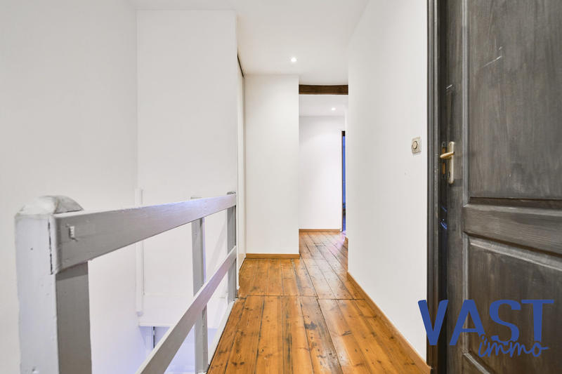 Maison - 185 m² - 8 pièces