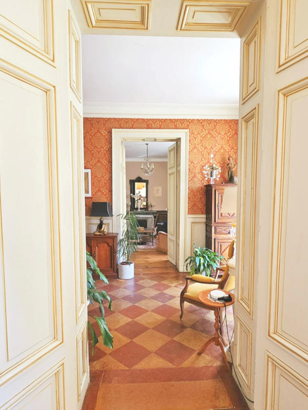 Maison - 302 m² - 8 pièces