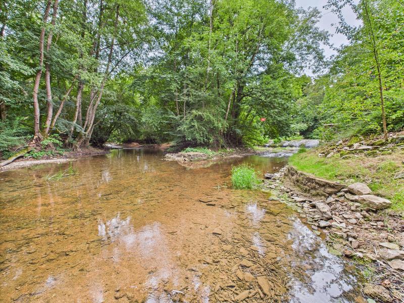 Maison - 312 m² - 8 pièces