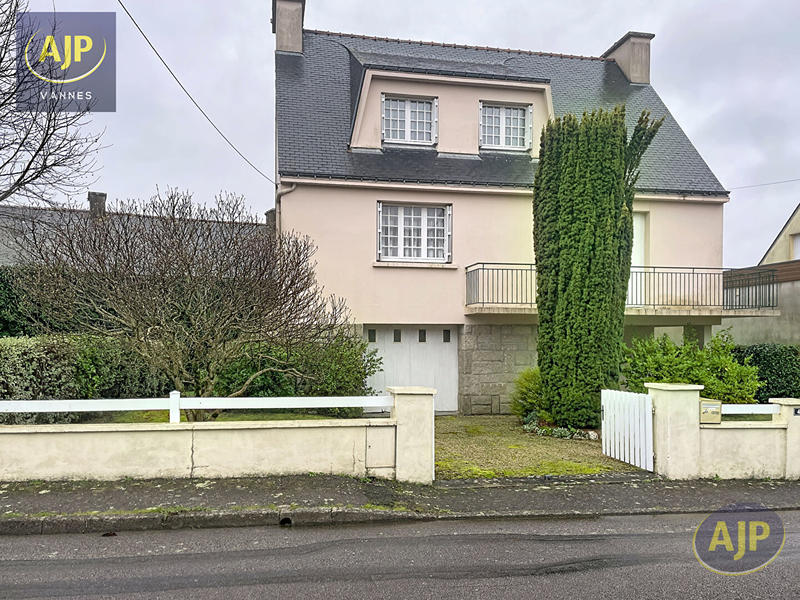 Maison - 144 m² - 8 pièces