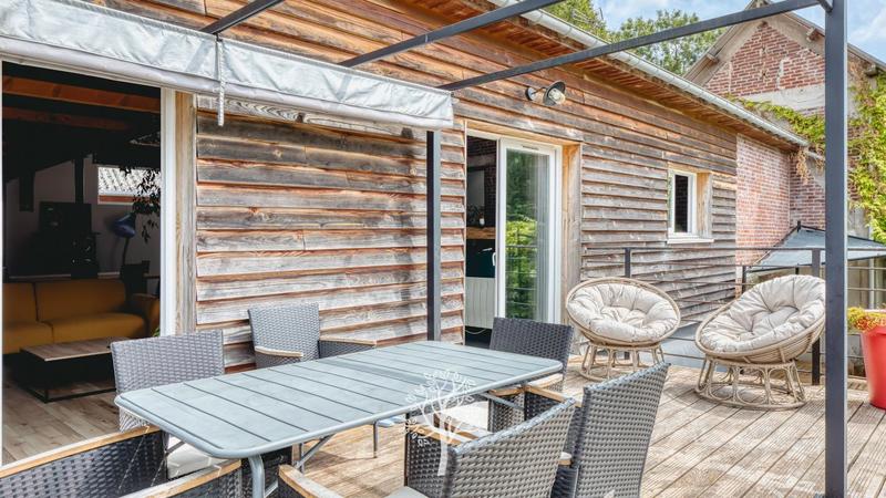 Maison - 225 m² - 6 pièces