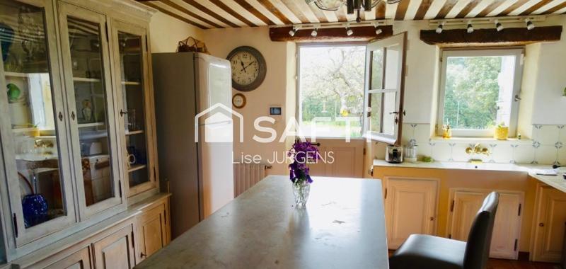 Maison - 270 m² - 9 pièces