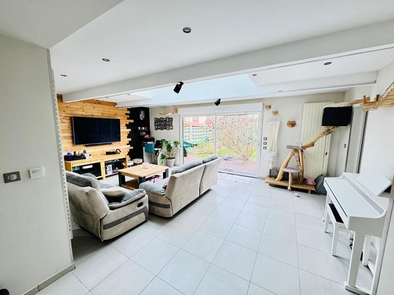 Maison - 140 m² - 6 pièces