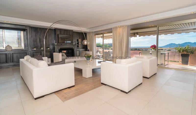 Appartement - 223 m² - 5 pièces