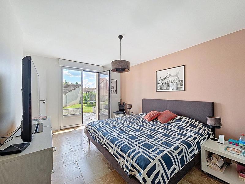 Maison - 260 m² - 10 pièces