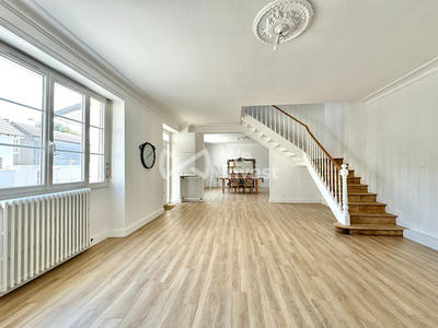 Maison - 190 m² - 6 pièces