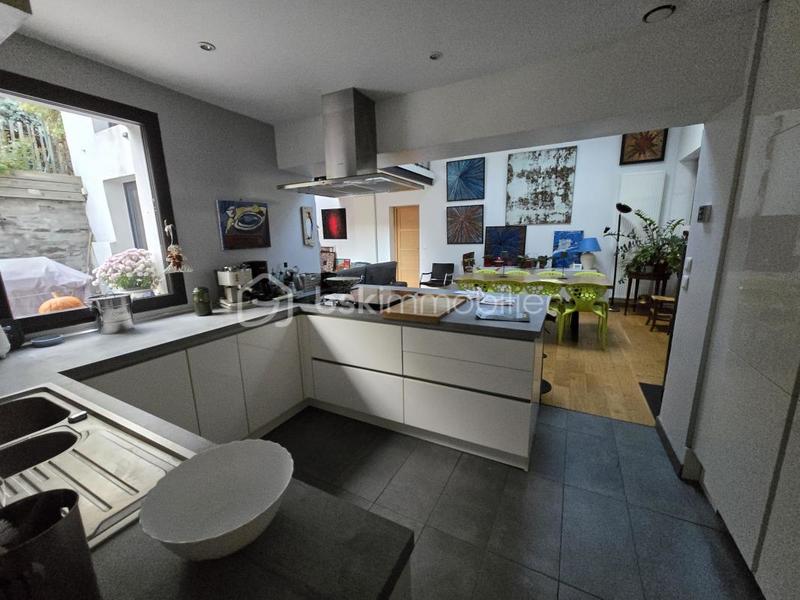 Maison - 170 m² - 6 pièces