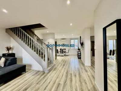 Maison - 140 m² - 6 pièces