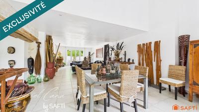 Villa - 284 m² - 9 pièces