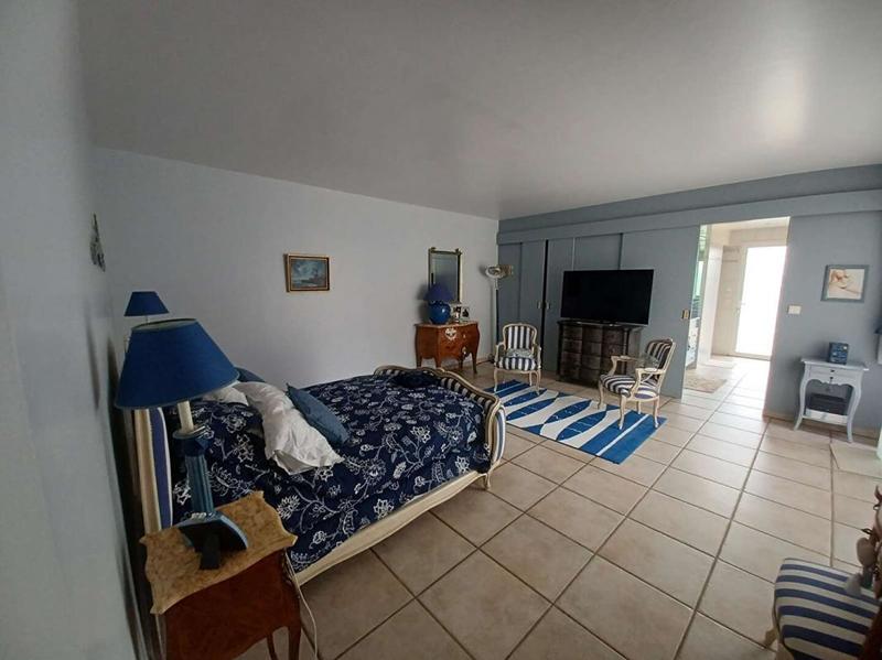 Maison - 233 m² - 5 pièces