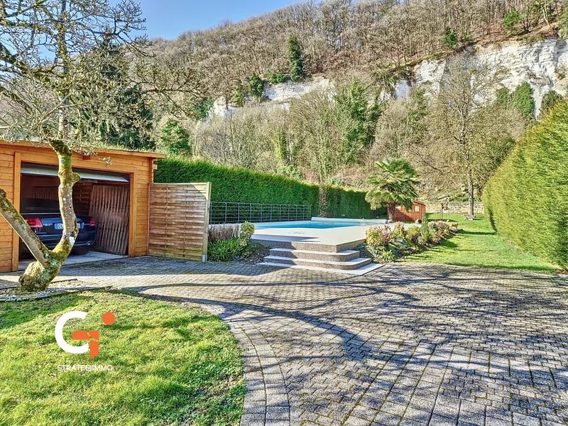 Maison - 200 m² - 10 pièces