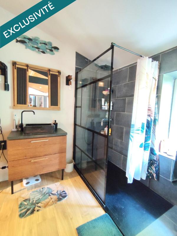 Maison - 210 m² - 8 pièces