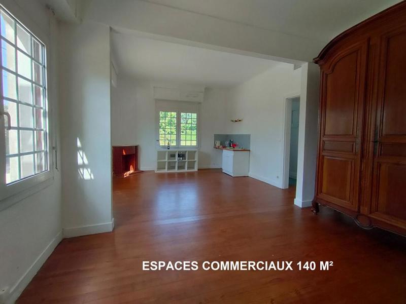 Château - 288 m² - 20 pièces