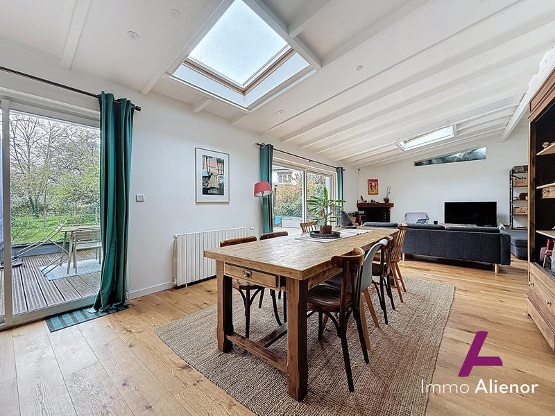 Maison ancienne - 215 m² - 8 pièces