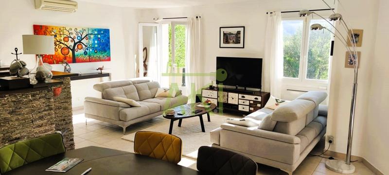 Maison traditionnelle - 100 m² - 4 pièces