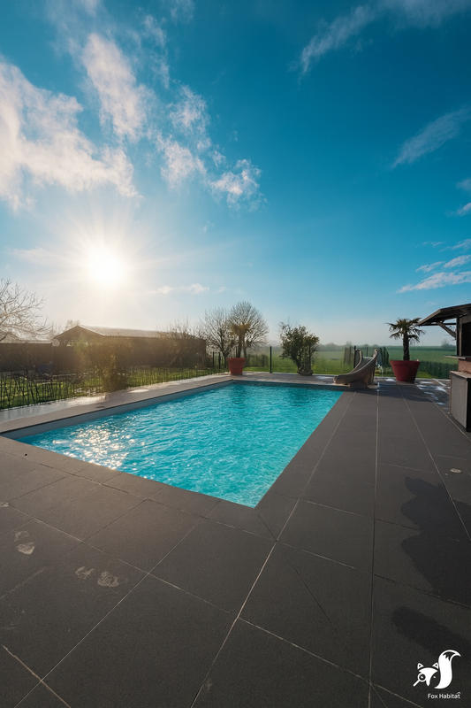 Maison - 255 m² - 7 pièces