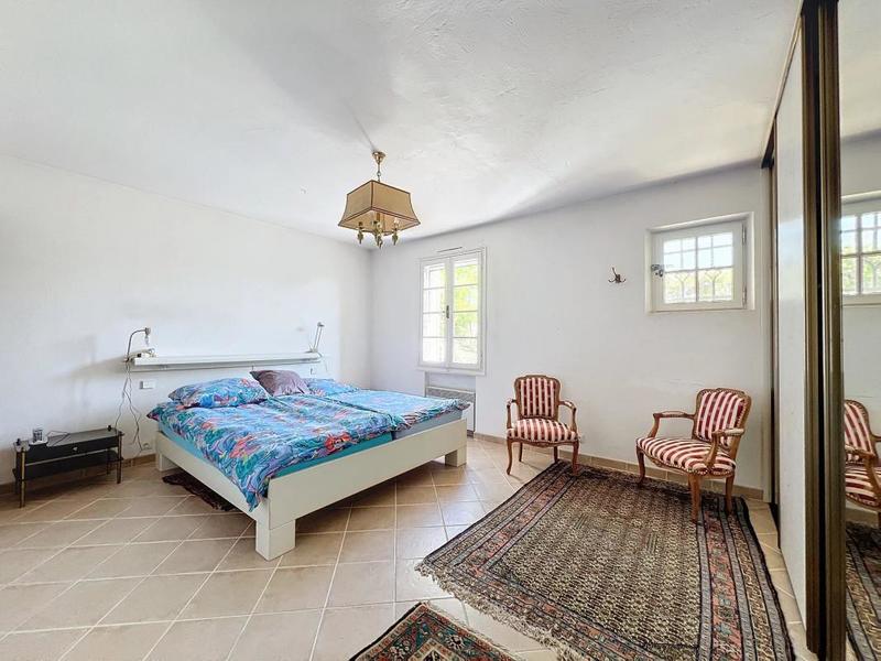 Villa - 180 m² - 5 pièces