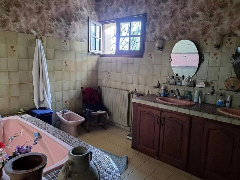 Maison traditionnelle - 170 m² - 6 pièces