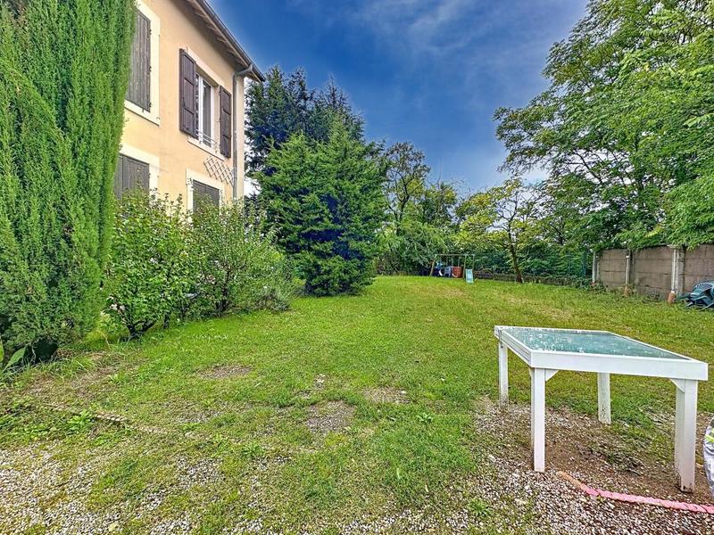 Appartement - 100 m² - 4 pièces