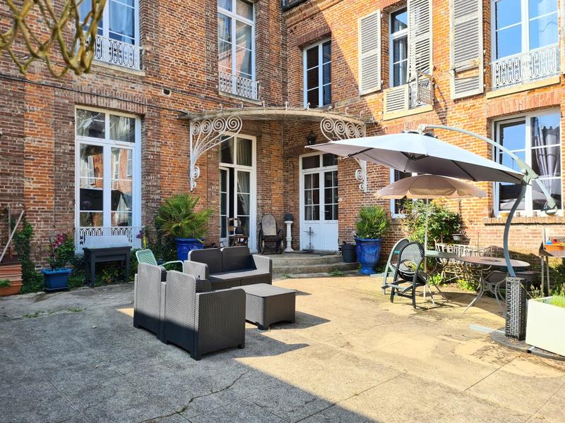 Maison ancienne - 400 m² - 14 pièces