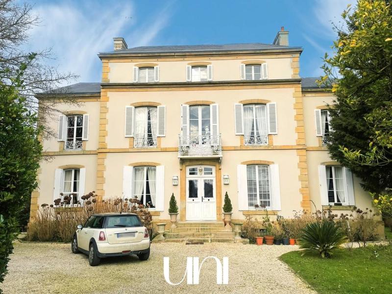 Maison - 200 m² - 8 pièces